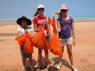 Plastic is the most common rubbish found on the foreshore. Children are regular contributors in annual cleanups - awesome! © Kandy Curran